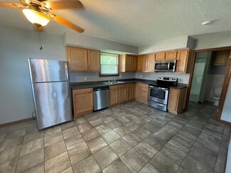 918 N Walnut St Unit Apartment A, Olney, IL 62450
