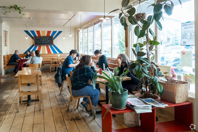 Enjoy lunch at Woodlawn's favorite Mediterranean restaurant.