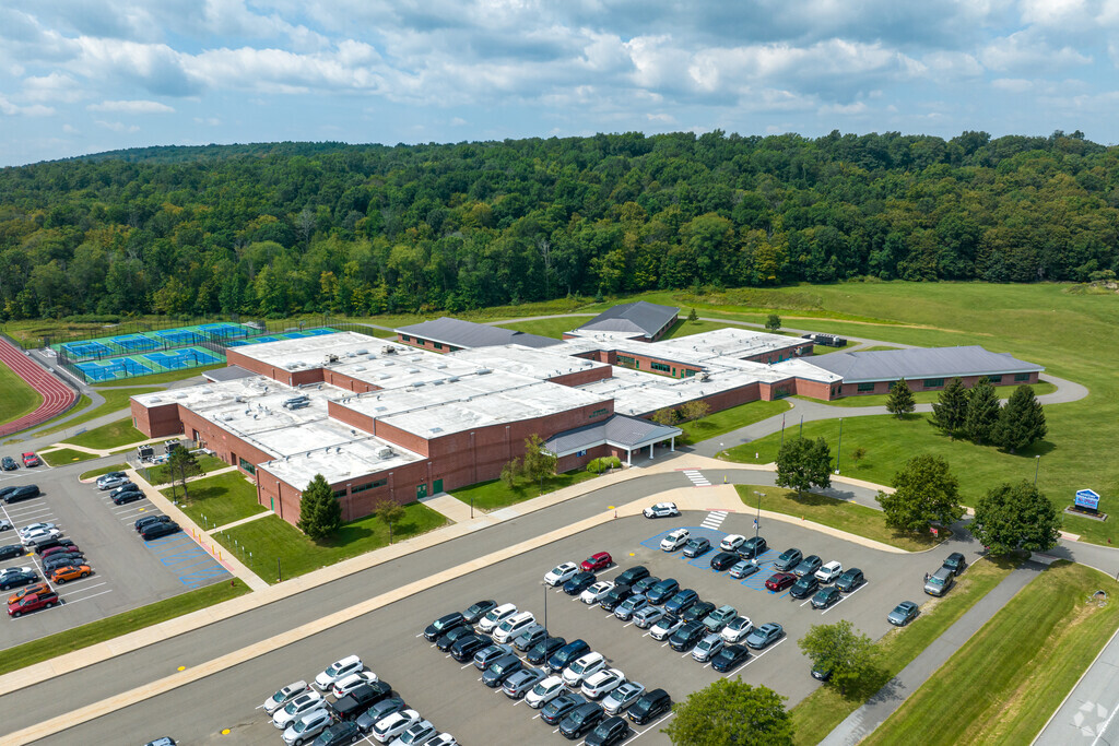 Monhagen Middle School is a great place to send your children to learn.