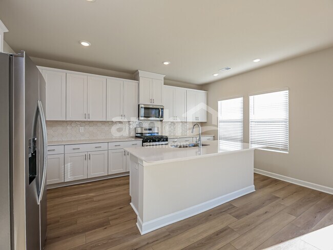 806 Treeline Rd, Moore, SC 29369 - photo 5