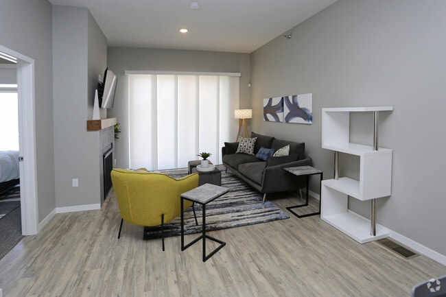 1BR, 1BA, Model - 704 SF