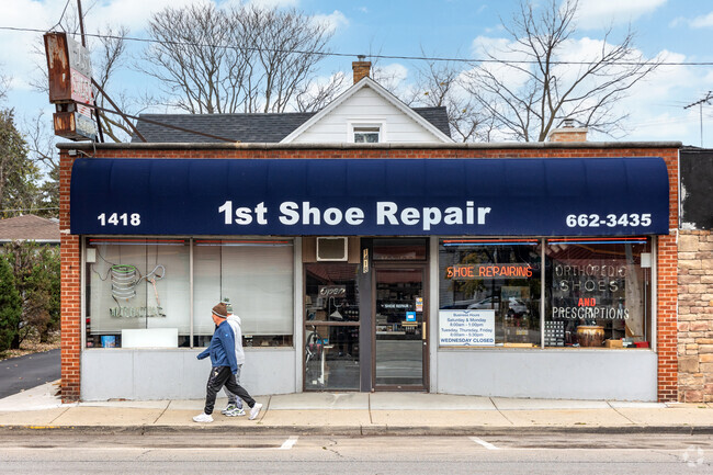 Norshore Park is a walkers paradise with retail and dining on Belvidere Road.