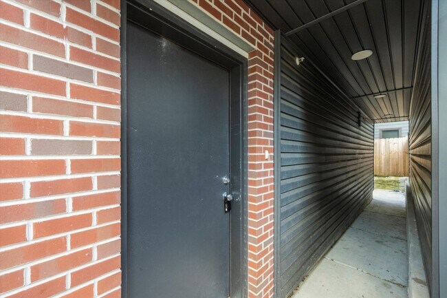 1519 N Sydenham St unit A, Philadelphia, PA 19121 - photo 4