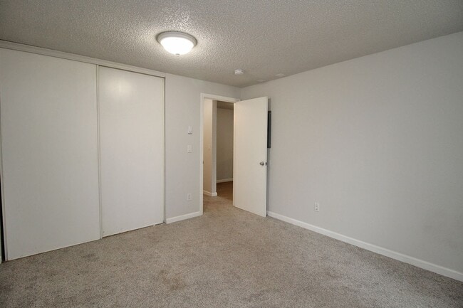 5704 SW Beaverton Hillsdale Hwy unit 8, Portland, OR 97221 - photo 5