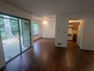 12721 NE 129th Ct Unit F, Kirkland, WA 98034