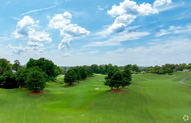 The Country Club of Virginia offers world-class amenities just minutes from Wilton.
