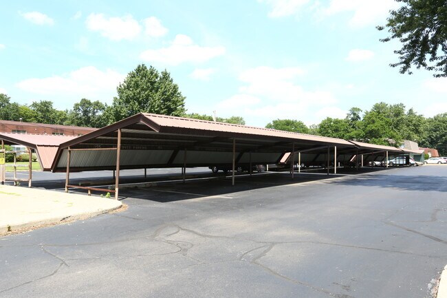 Willow Creek Apartments, Westland, MI 48185 - photo 4