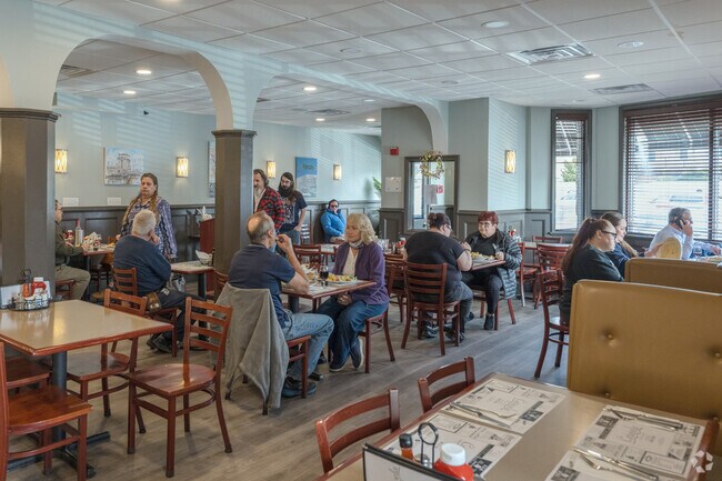 Restaurants in the Sandy Beach neighborhood include Caravela Restaurant which is known for great meals.