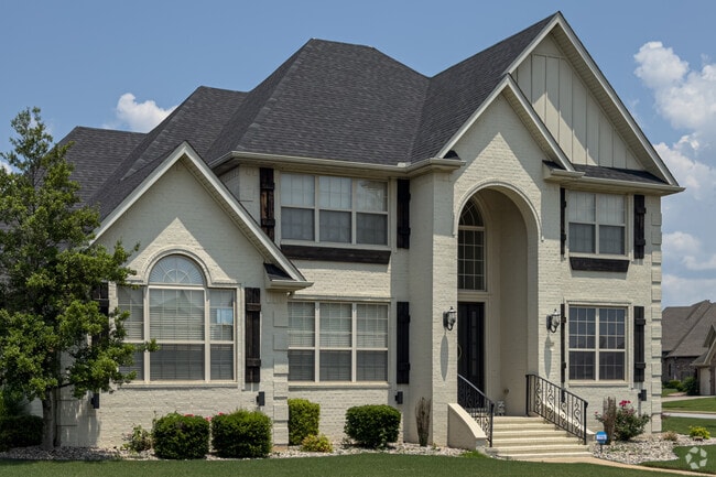 Many homes in the Copper Creek neighborhood feature high-arched entries.