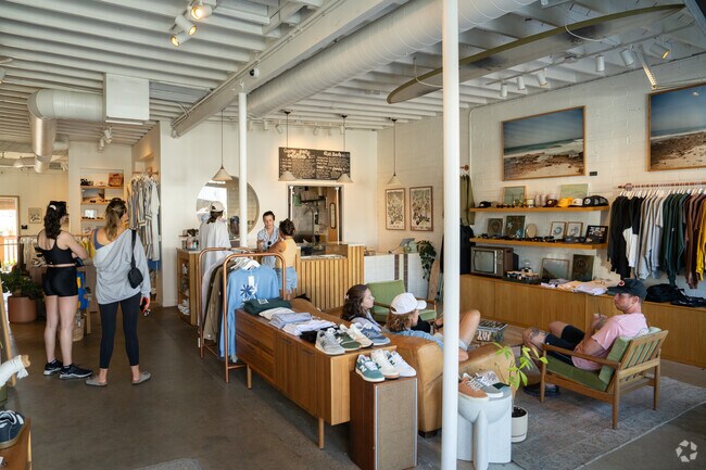 The high end shops on La Jolla Blvd have lots to choose from near La Jolla Alta.