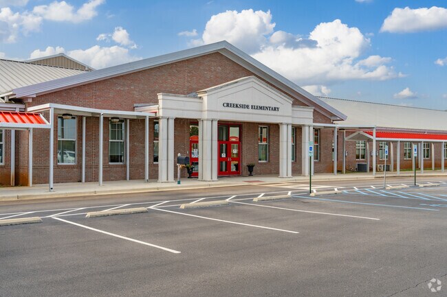 Creekside Elementary is a public elementary school in Limestone County, AL.