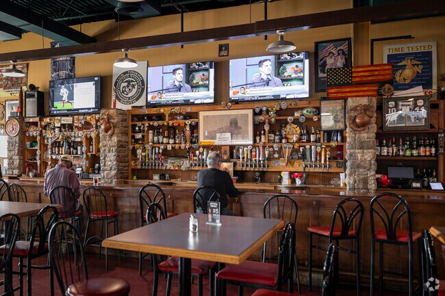 Paddy's Public House combines friendly staff with quality refreshments outside Mountain View.