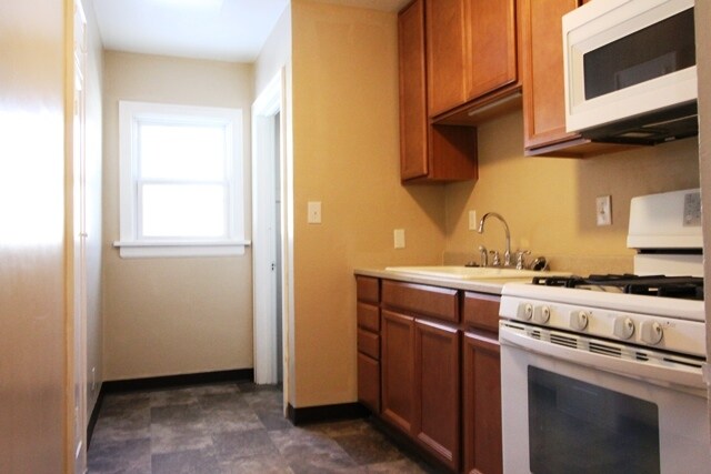 1047 N 26th St unit 1047 N 26th St, Billings, MT 59101 - photo 3