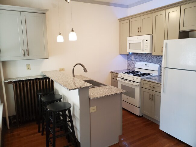 534 Yates St unit B, Albany, NY 12208 - photo 2