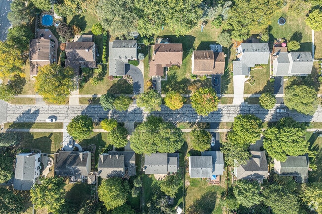 Homes in Signal Point feature enough backyard space to entertain guests.