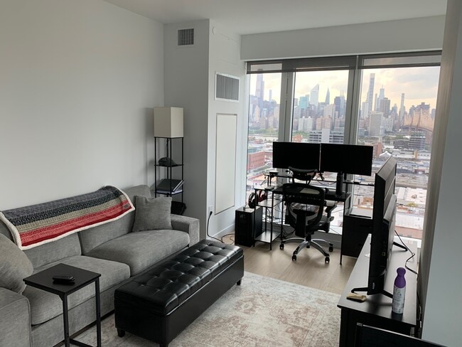 2310 42nd Rd unit 18F, Long Island City, NY 11101 - photo 3
