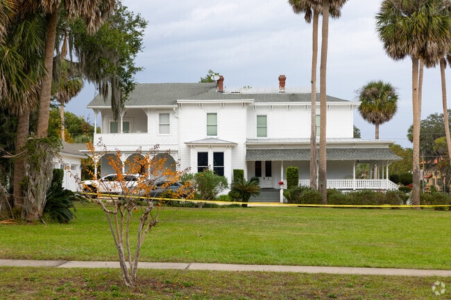 There are family homes that are on the higher end of the price list in Green Cove Springs.