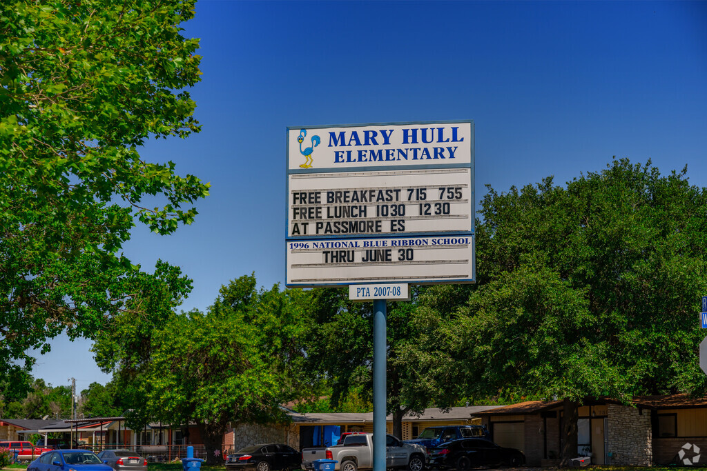 Mary Hull Elementary School, Rankings & Reviews - Homes.com