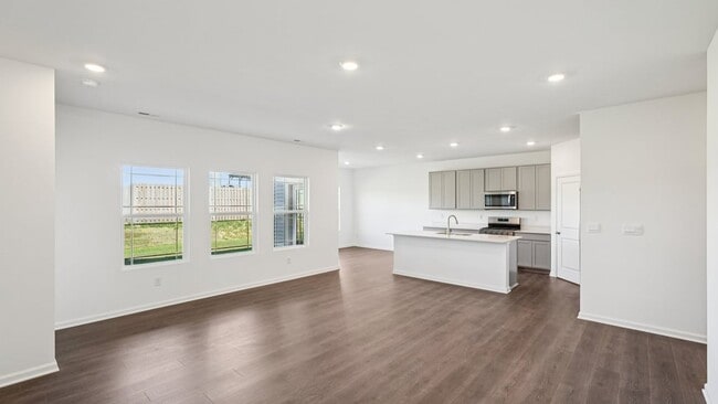 6918 Heritage Pass N, Greenfield, IN 46140 - photo 3