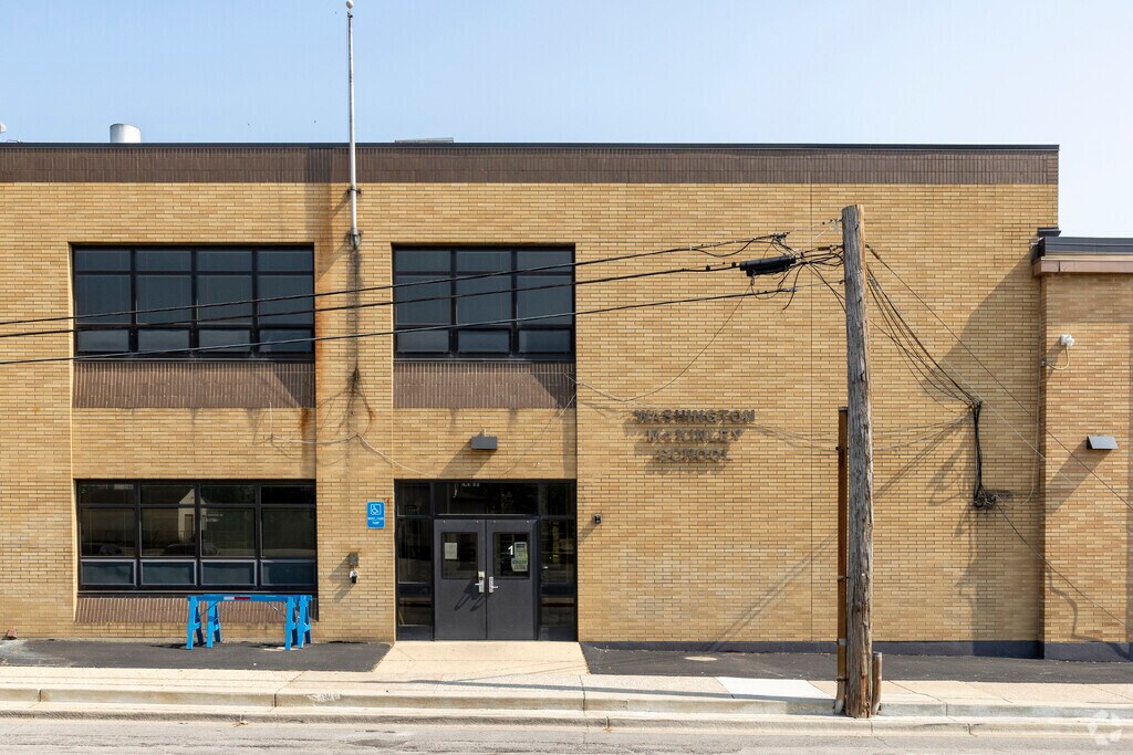 Washington-Mckinley Elementary School welcomes students in Roosevelt-Cook County.