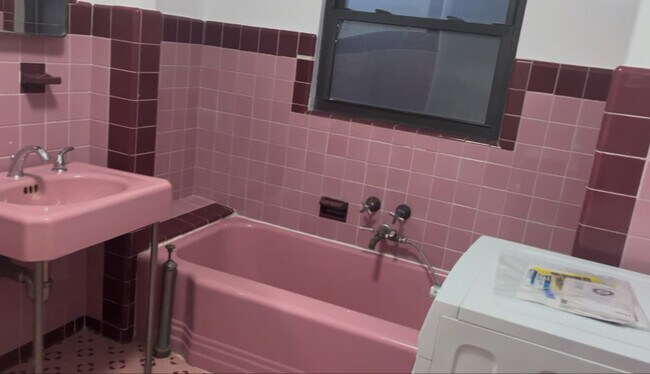 6407 Exeter St, Queens, NY 11375 - photo 4