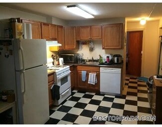 92 Hammond St Unit 1, Boston, MA 02120