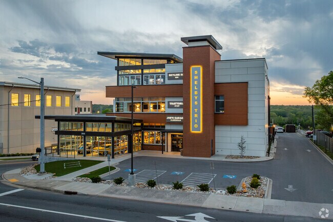 Shelbys Trio has multiple restaurants to visit for dinner and cocktails in Downtown Clarksville.