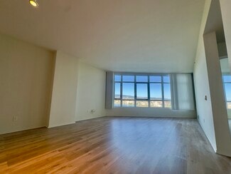 1 Lakeside Dr Unit 1210, Oakland, CA 94612