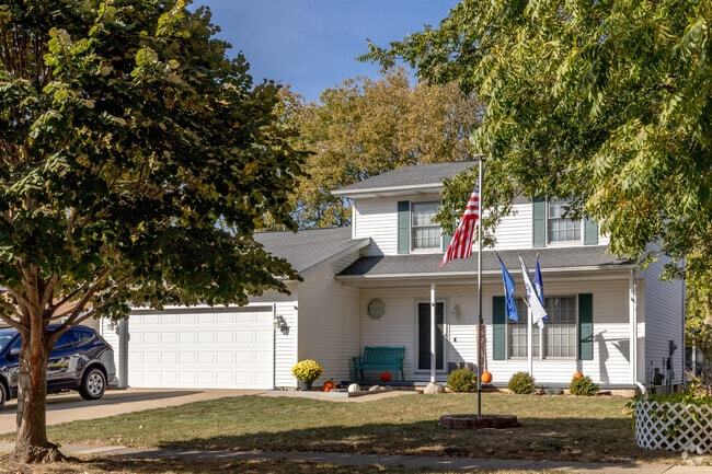 Colonial homes are common in Pepper Ridge.