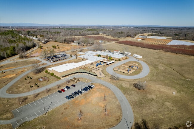 Parking at Cooley Springs-Fingerville Elementary School