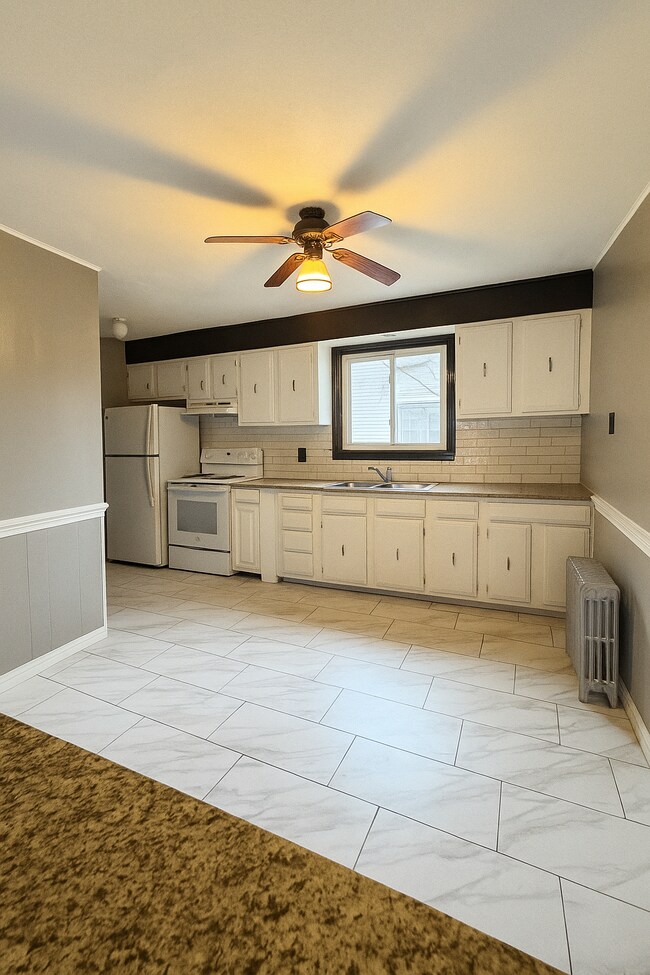61 Kimberly Ave unit 2, Springfield, MA 01108 - photo 4