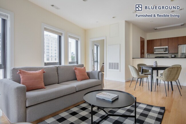 9 Miner St unit FL3-ID874, Boston, MA 02215 - photo 2