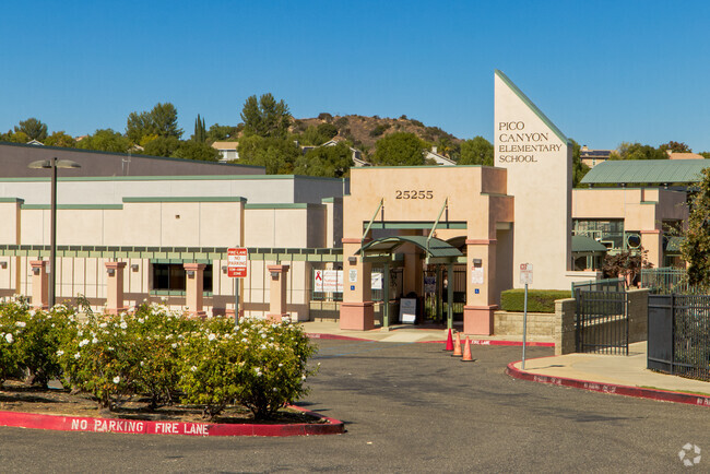 Pico Canyon Elementary School provides education in the neighborhood of 
Stevenson Park.
