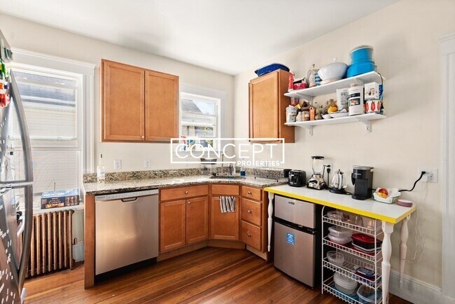 115 Pearson Rd unit 2, Somerville, MA 02144 - photo 2