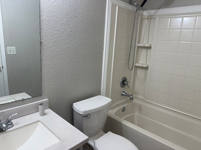 18030 Sanibel Cir, Westfield, IN 46062 - photo 3