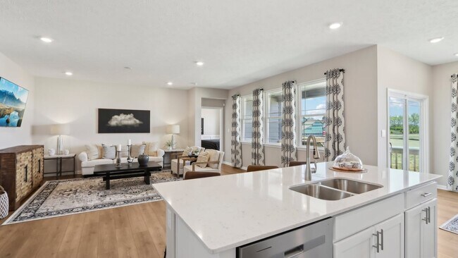 5752 Bancroft Dr, Pendleton, IN 46064 - photo 4