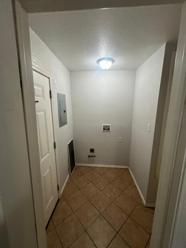 14740 Anita Way, El Paso, TX 79938 - photo 6