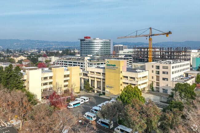 Alta Bates Summit Medical Center, one of Oakland’s largest employers is in Pill Hill.