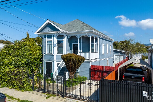 Victorian style homes can be found throughout the Embarcadero neighborhood.