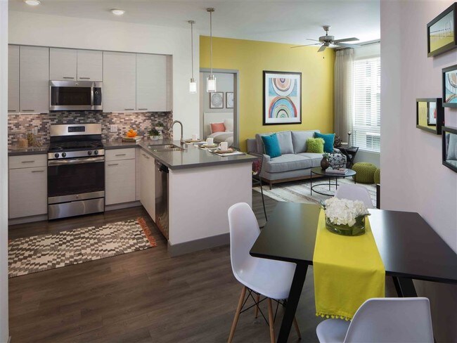 The Paramount Platinum Triangle, Anaheim, CA 92805 - photo 2