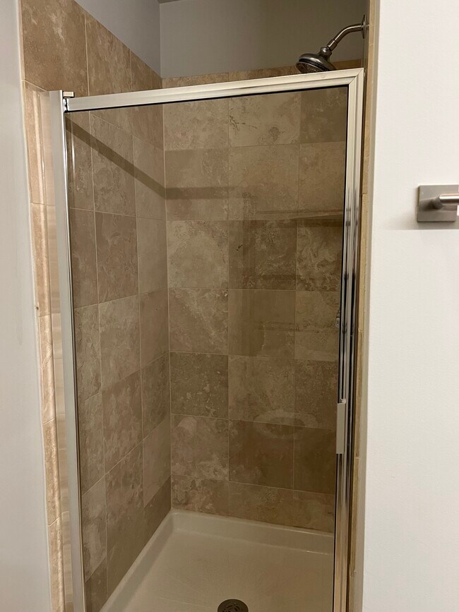 930 W Cuyler Ave unit 3, Chicago, IL 60613 - photo 6