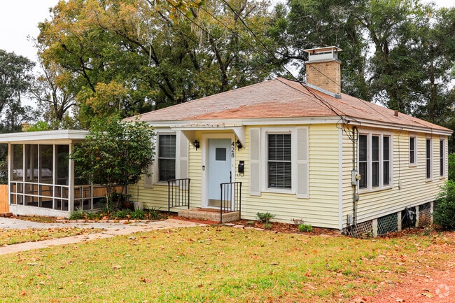 Old Town consists mainly of bungalows and cottages.
