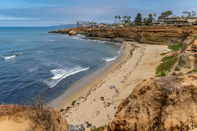 Beach access in neighboring Ocean Beach is another major draw of Wooded Area.