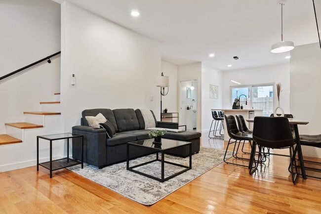 1240 Butterfield Way, Pittsburgh, PA 15212 - photo 3