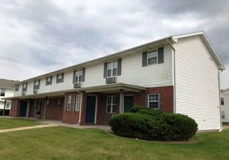 18 Fetzer Ct, Bloomington, IL 61704