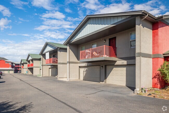 Red Table Apartments, Gypsum, CO 81637 - photo 2