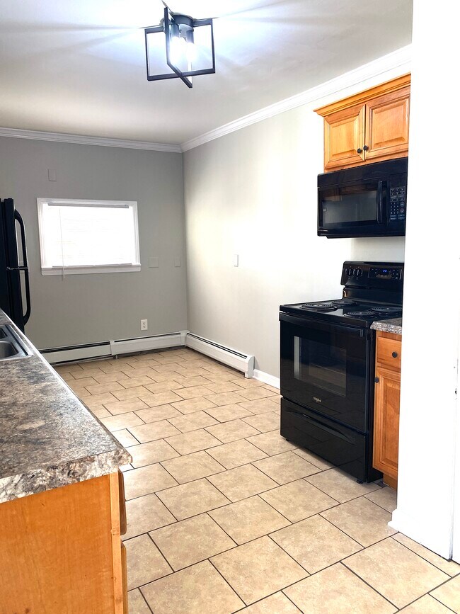 72 Broad St unit 1, Plainville, CT 06062 - photo 6