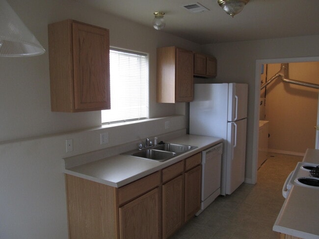 4006 Cheyenne St unit B, Cheyenne, WY 82001 - photo 3