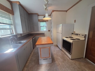 1907 N Oakley St Unit Upper, Saginaw, MI 48602