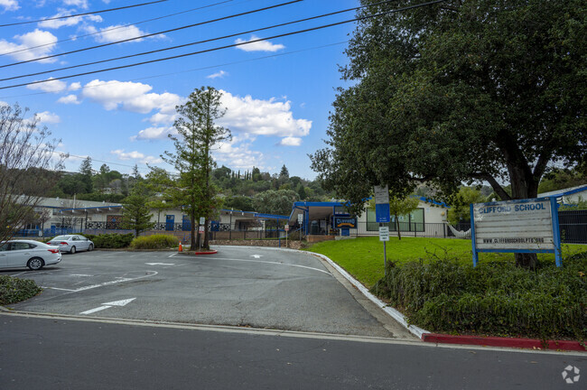 Clifford School is a great place for new students in San Mateo.